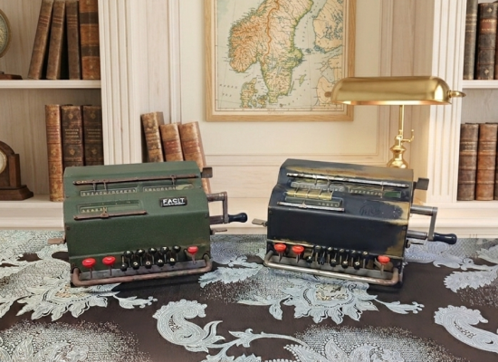 Nadir Antika Mekanik Hesap Makinesi Seti – Facit İsveç Mühendisliği