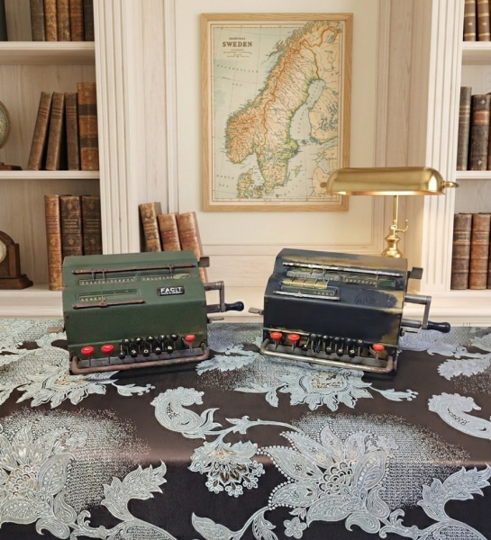 Nadir Antika Mekanik Hesap Makinesi Seti – Facit İsveç Mühendisliği