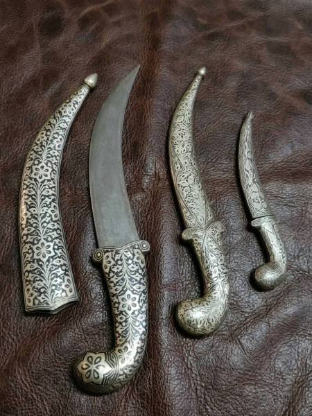 Koleksiyonluk: Görkemli Gümüş İşlemeli Hançer Takımı (3 Boy)