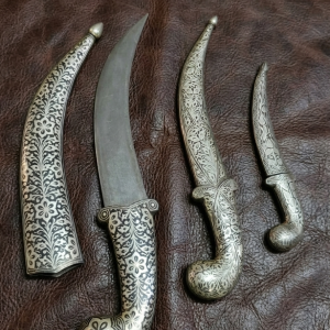 Koleksiyonluk: Görkemli Gümüş İşlemeli Hançer Takımı (3 Boy)